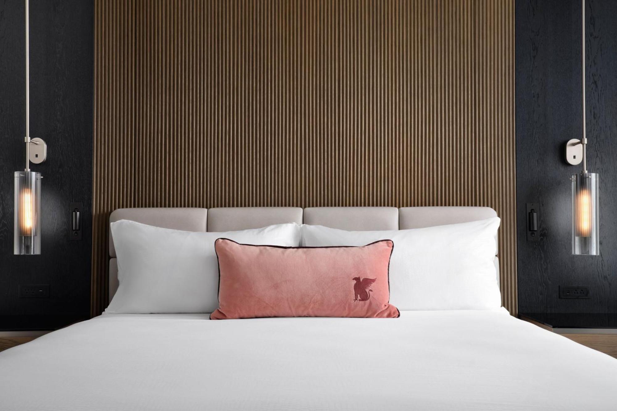 Отель Jw Marriott Шарлотт Экстерьер фото